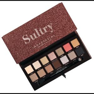 nwt sultry Anastasia pallet